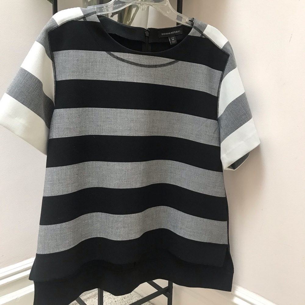 Banana Republic blouse in size M petite